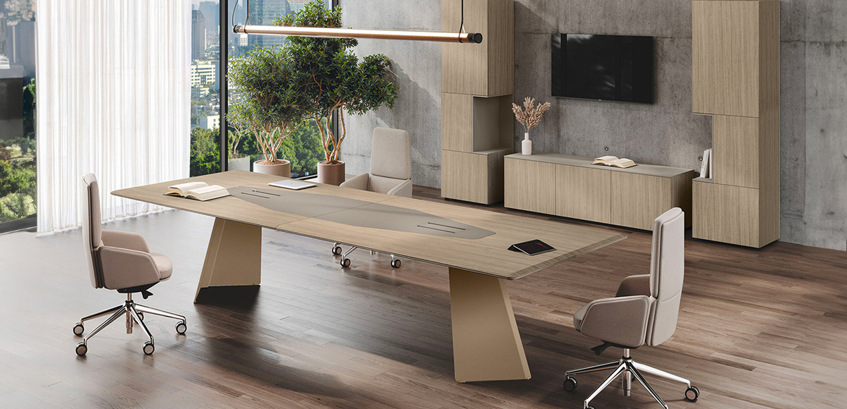 Monolith executive office desk by Las Mobili, Orlandini design